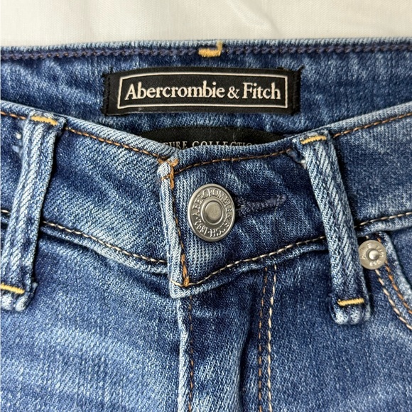 Abercrombie & Fitch Signature Collection Jeans Floral Embroidery - Picture 2 of 12